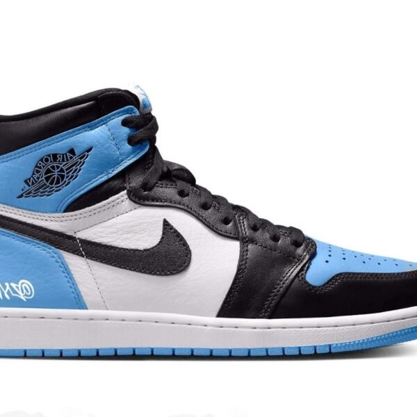 Air Jordan 1 Retro High OG ‘UNC Toe’