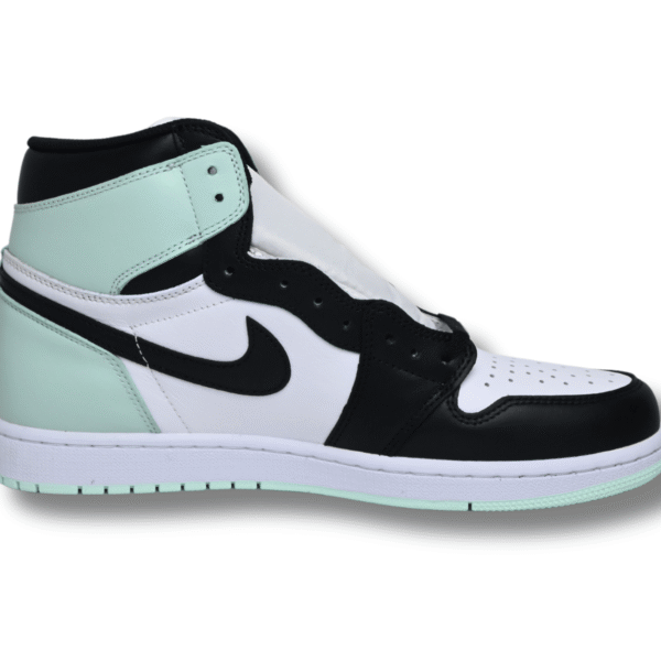 Air Jordan 1 Retro High Igloo