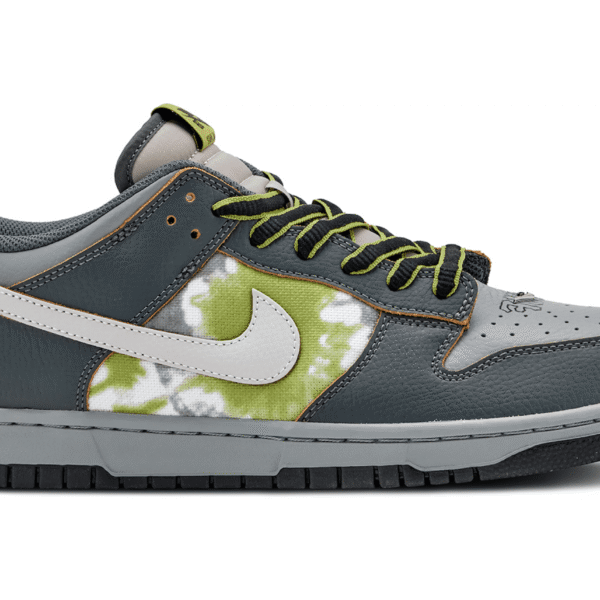 Nike SB Dunk Low HUF Wait, What!? (Friends and Family)